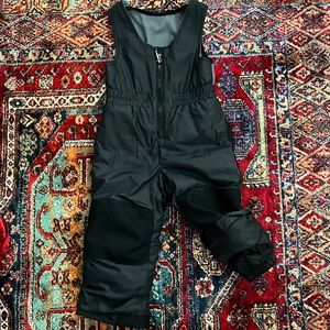 Columbia snow bib. 3T.
